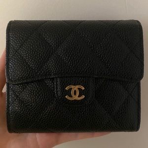 CHANEL Caviar Quilted Classic Flap Wallet